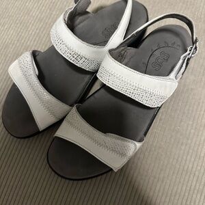 SAS WOMENS NUDU-HEEL STRAP SANDAL 7.5